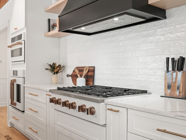 Building Photo - 3250 Chestnut Run Dr