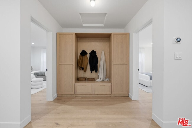 Building Photo - 4525 Greenbush Ave