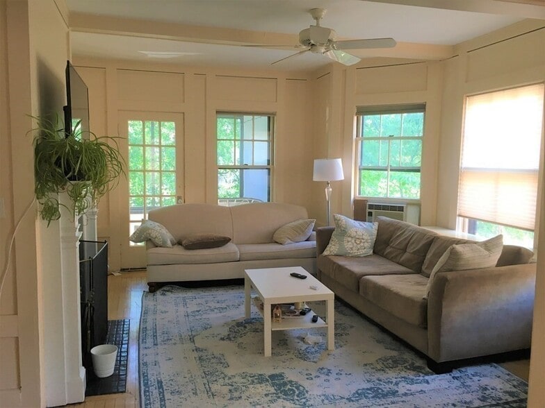 Building Photo - 215 Rawson Rd