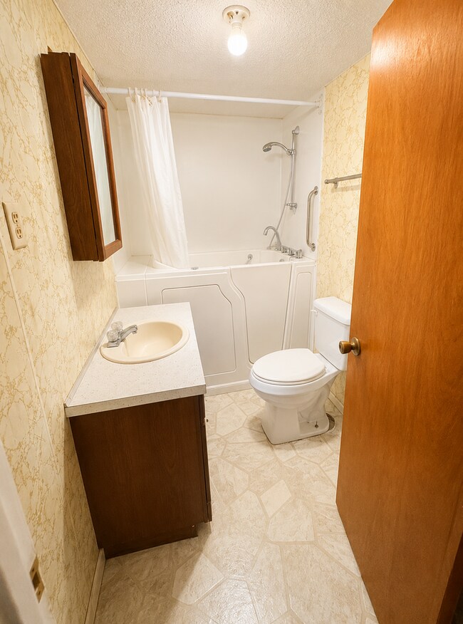 Building Photo - Charming 3 Bedroom Home in the Heart of Oilton