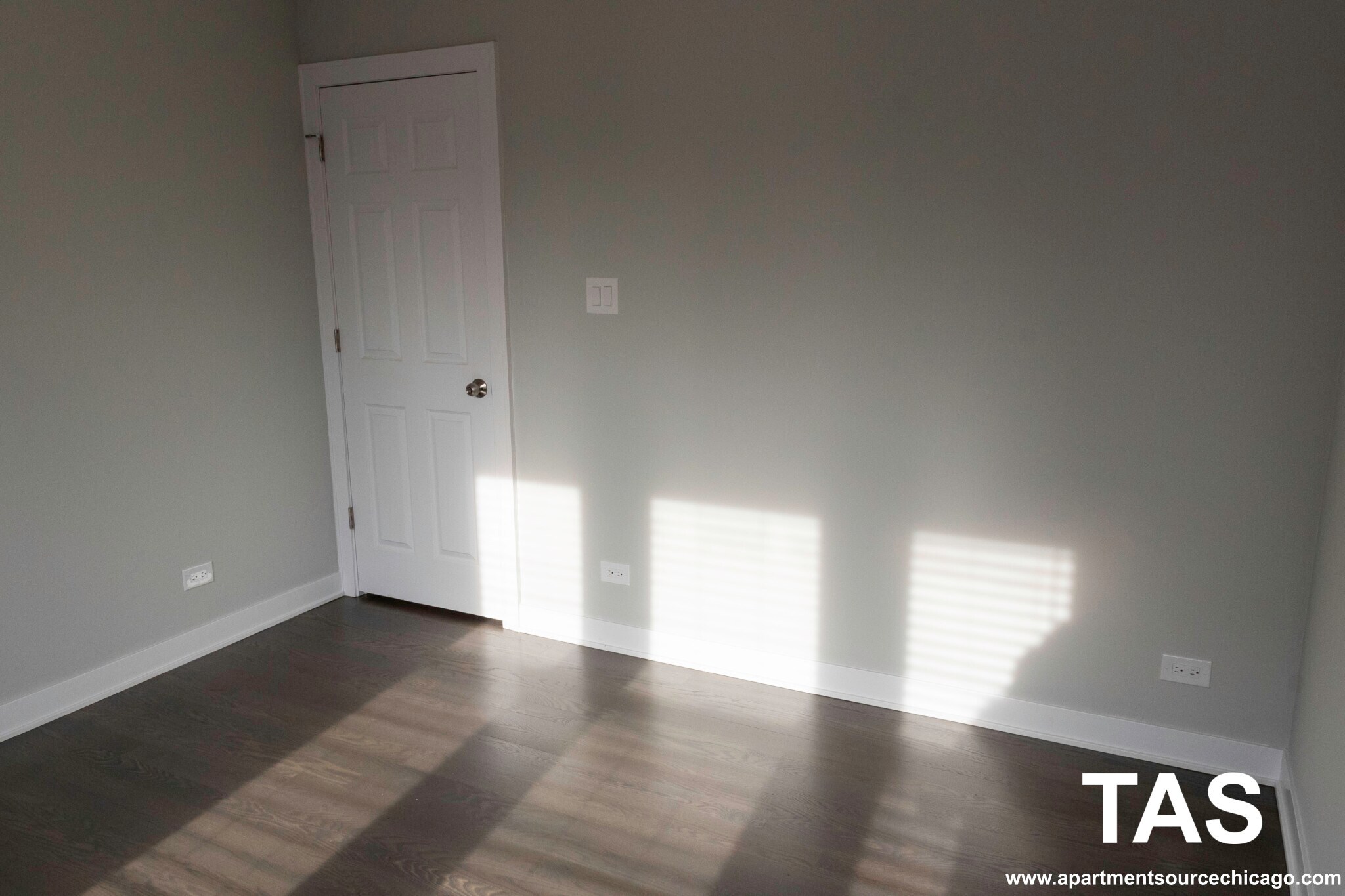 Building Photo - 3925 N Keeler Ave