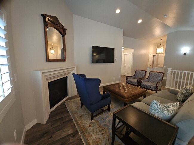 Building Photo - Charming East Provo Home with Scenic Views...