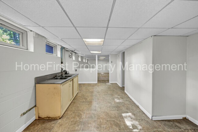 Building Photo - 118 Meadowlark Dr