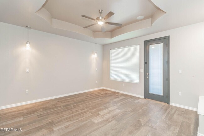 Building Photo - 864 Lemington St