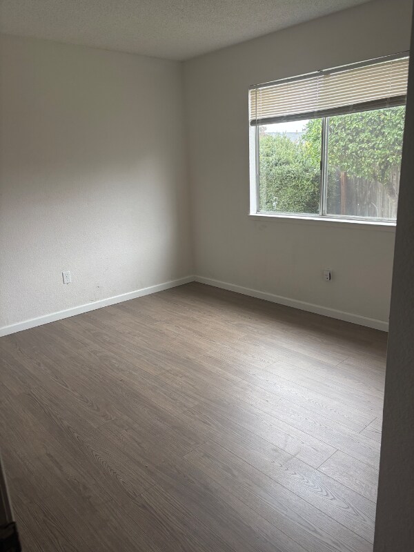 Building Photo - 1905 Roth Ct