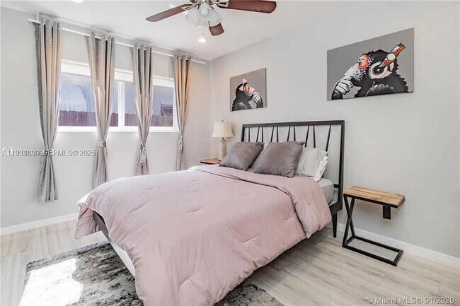 Building Photo - 1731 NE 172nd St