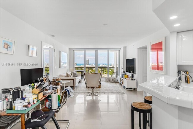 Building Photo - 1800 Sunset Harbour Dr