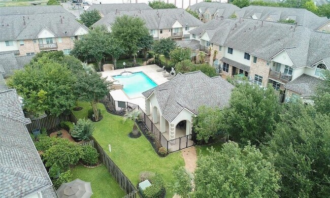 Building Photo - 7511 S Linpar Ct