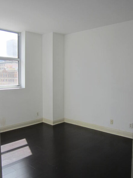 Building Photo - 101 E Flagler St
