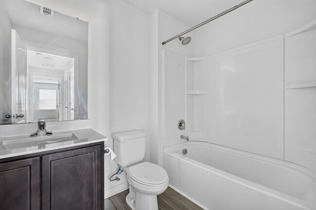 Building Photo - 1564 Wynford Cir