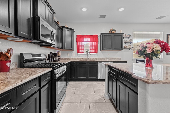 Building Photo - 6024 Hidden Psge Ave