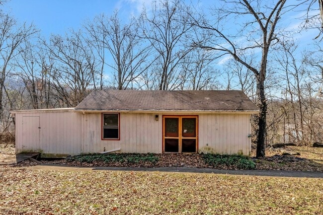 Building Photo - 6469 Fleetwood Dr