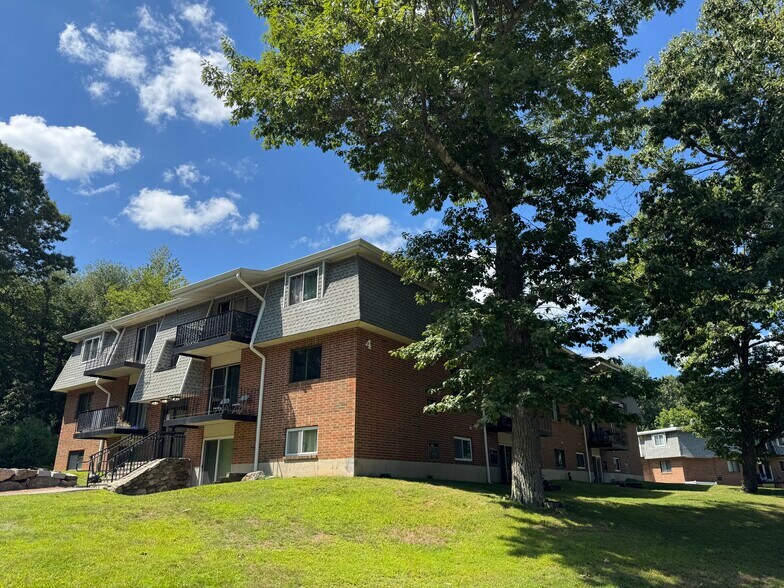 Building Photo - 176 Maple Ave
