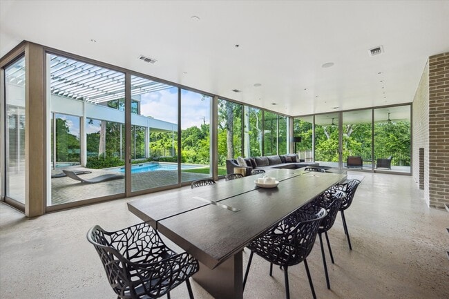 Building Photo - 9 Pinehill Ln