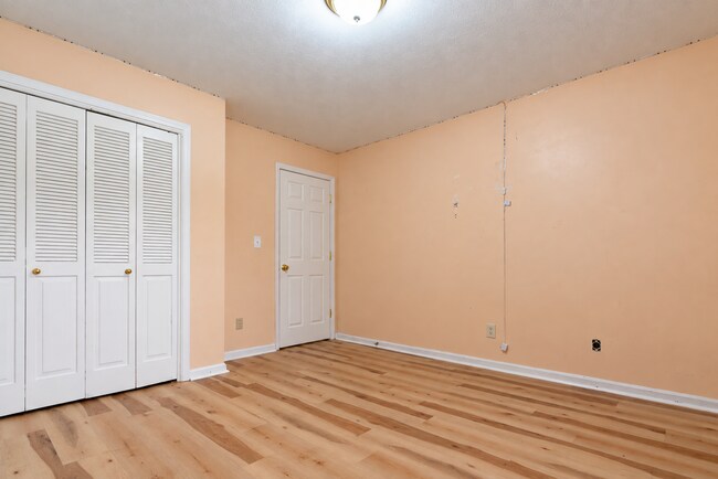 Building Photo - 7209 Lawnside Dr