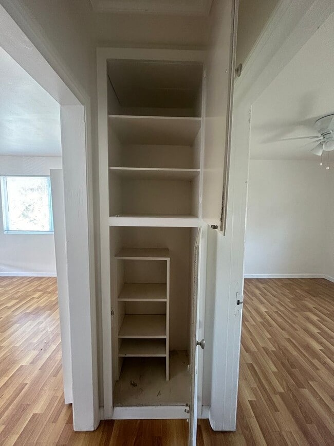 Building Photo - 1130 Palm Ave