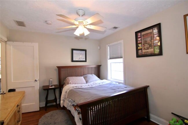 Building Photo - 2565 Camille Dr NE