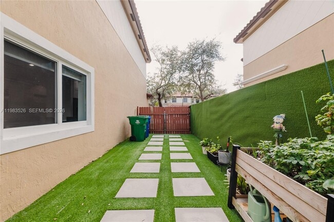 Building Photo - 12735 SW 49th Ct