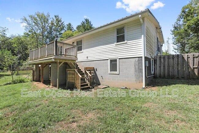 Building Photo - 700 Torytown Rd