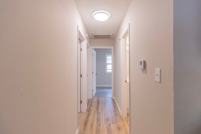 Building Photo - 3711 Weymeyer Dr