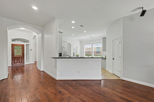 Building Photo - 7 Fraiser Fir Pl