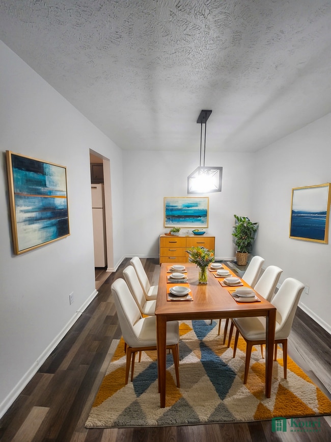 Interior Photo - FRANK