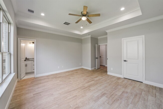 Building Photo - 6835 Tara Dr