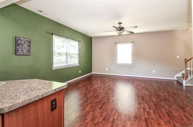 Building Photo - 9001 Cocos Path