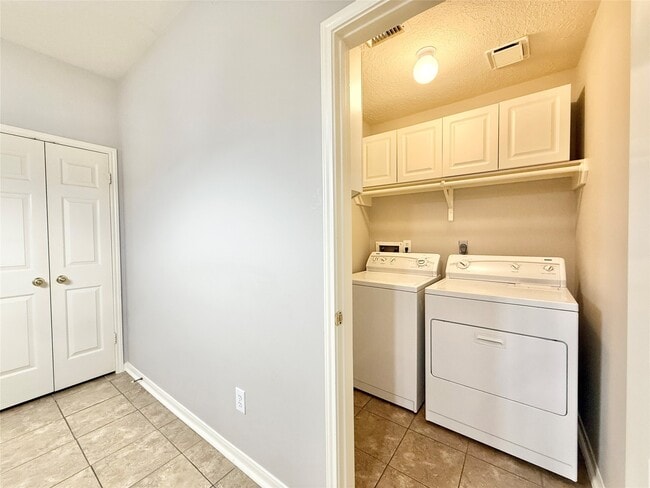 Building Photo - 1803 Moston Dr