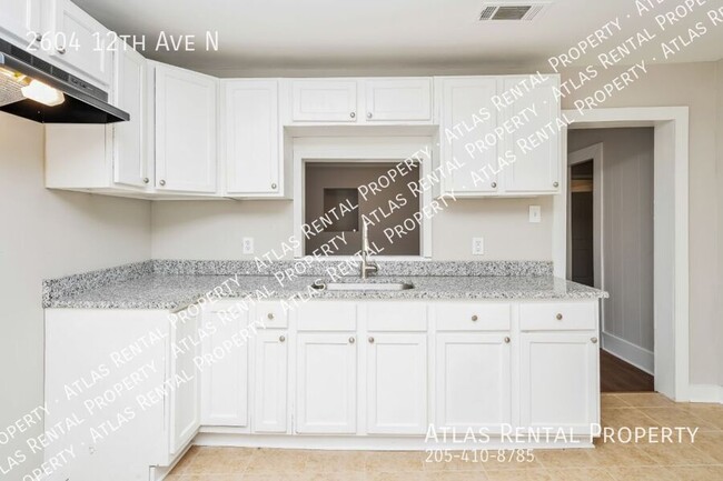 Building Photo - 2604 12th Ave N
