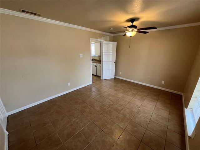 Building Photo - 422 Bella St