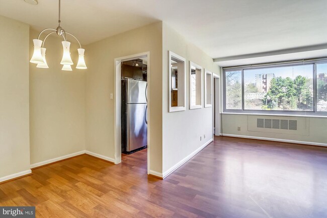 Building Photo - 4200 Cathedral Ave NW