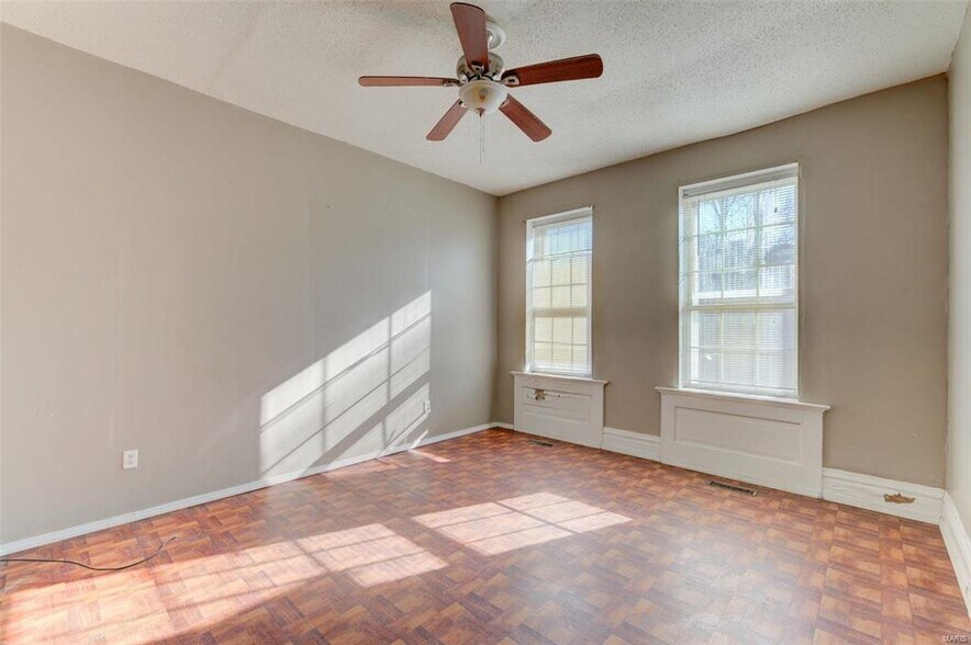 Building Photo - 4427 Athlone Ave