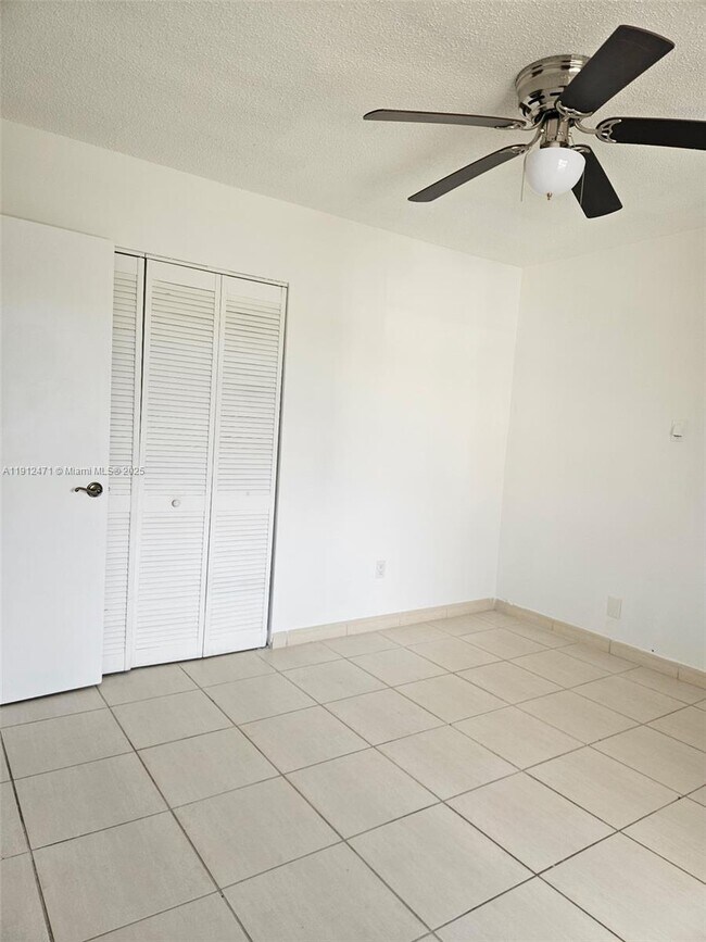 Building Photo - 563 NW 98th Ct