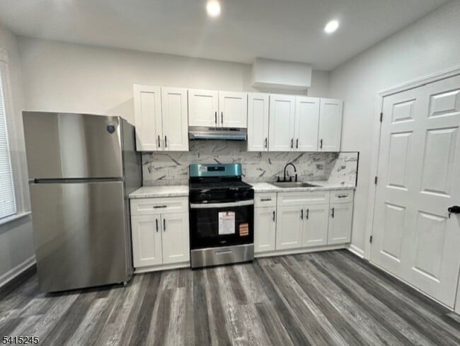 Building Photo - 145 N 2nd St