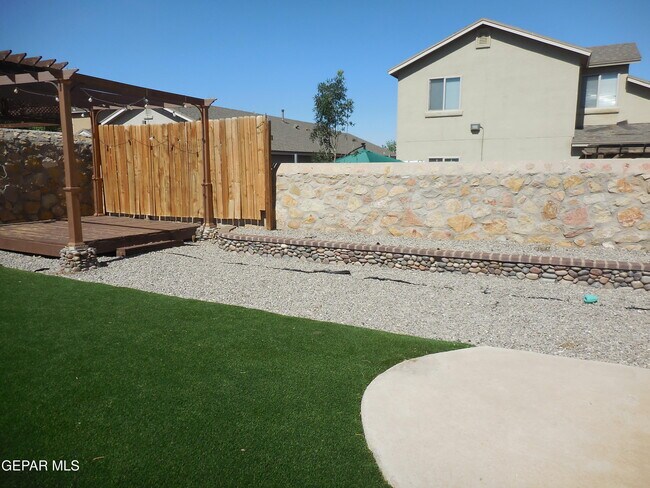 Building Photo - 7045 Eagle Nest Ct