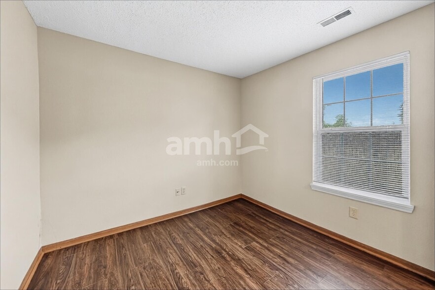 Building Photo - 8539 Coralberry Ln