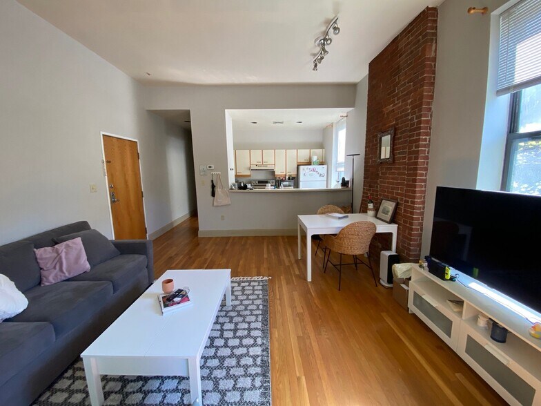 Building Photo - 42 Worcester Sq