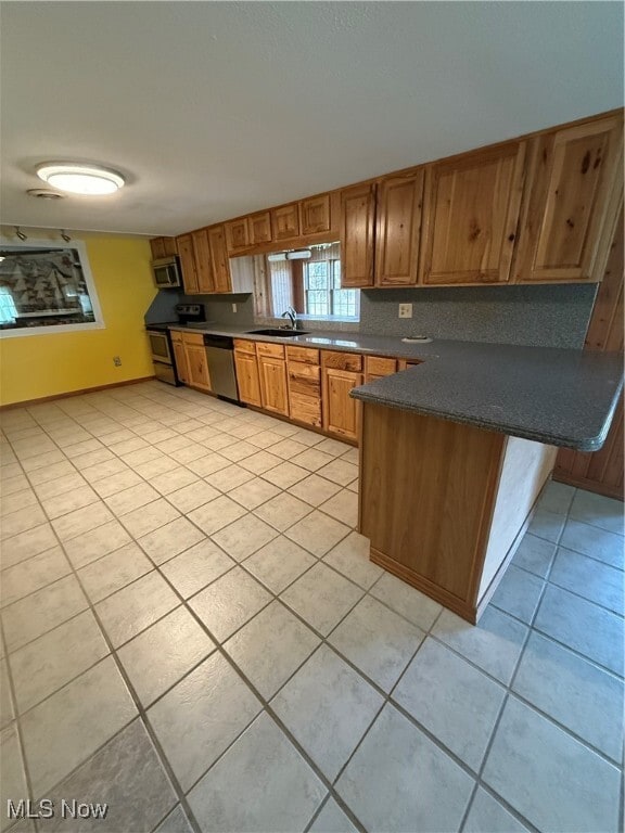 Building Photo - 8375 W Pike