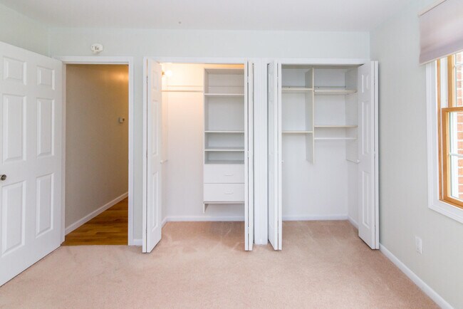 Building Photo - 6868 Crane Rd