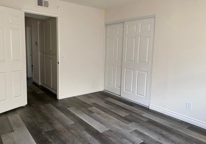 Building Photo - 1055 Walnut Grove Ave