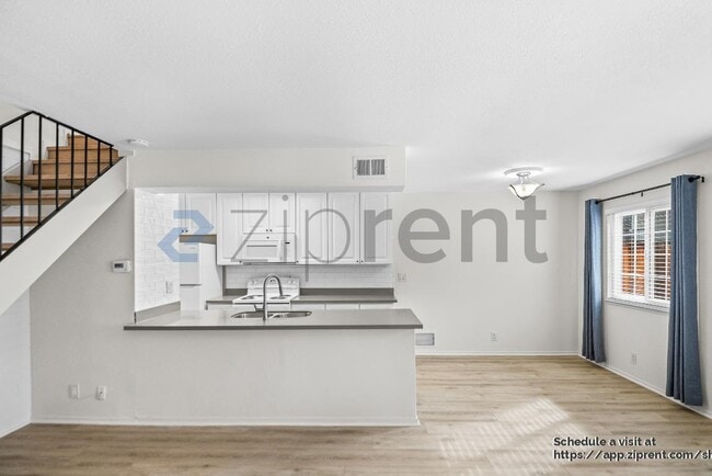 Building Photo - 5730 Allen Ave