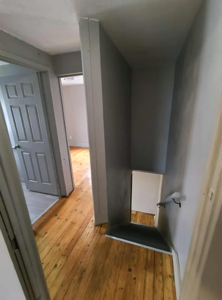 Building Photo - 2231 Charles St