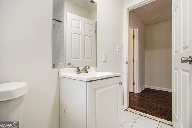 Building Photo - 2087 Austin Dr