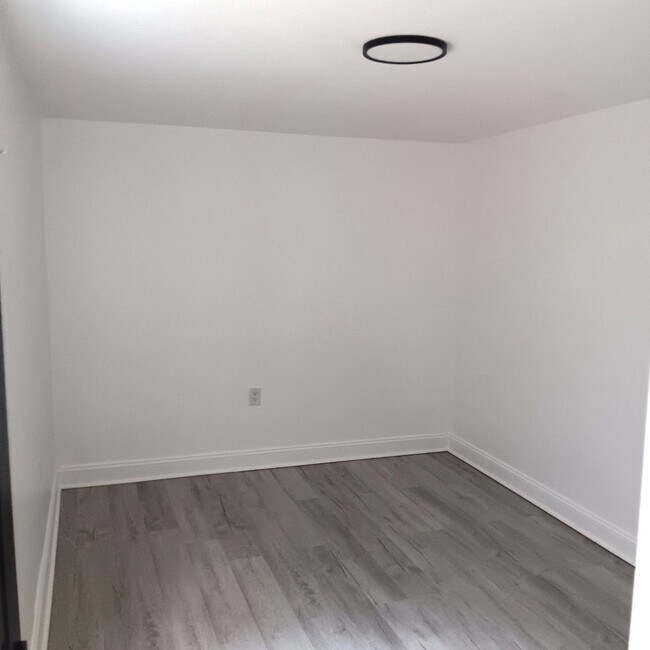 Building Photo - 3353 N 2nd St