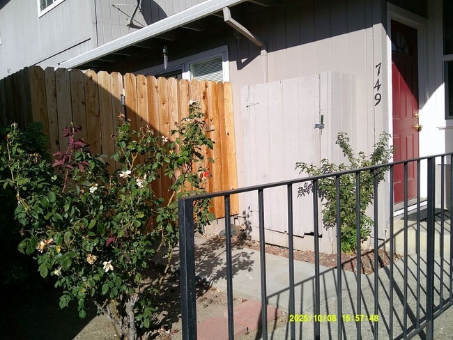 Primary Photo - 749 Beelard Dr