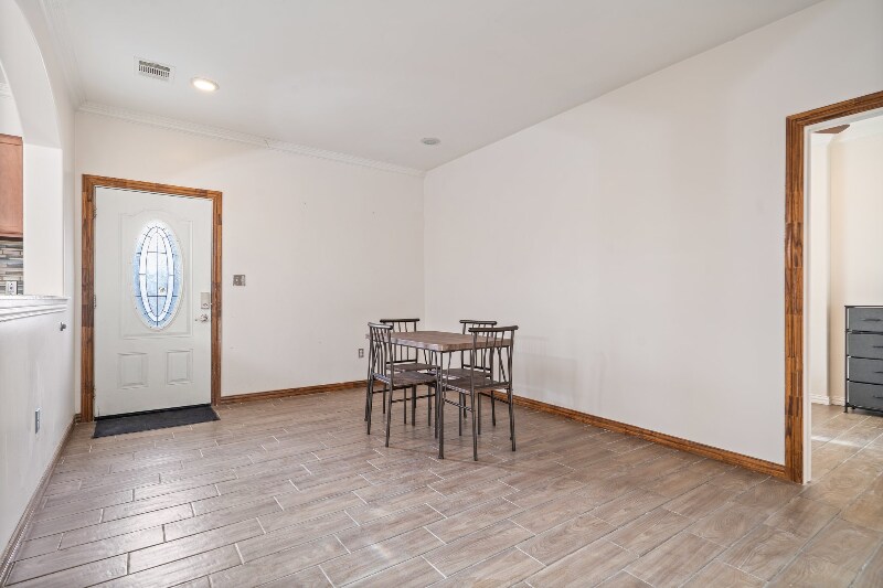Building Photo - 1115 Tarpley Ave