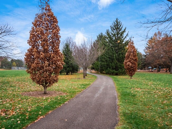 Building Photo - 2475 Swansea Rd