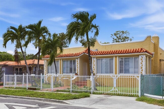 Building Photo - 1743 SW 17th St