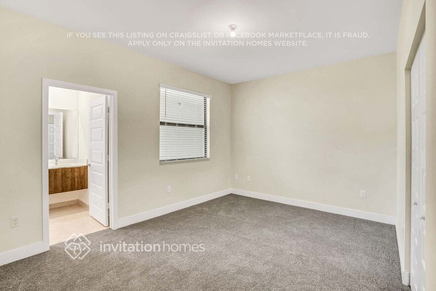 Building Photo - 10437 NW 82nd St